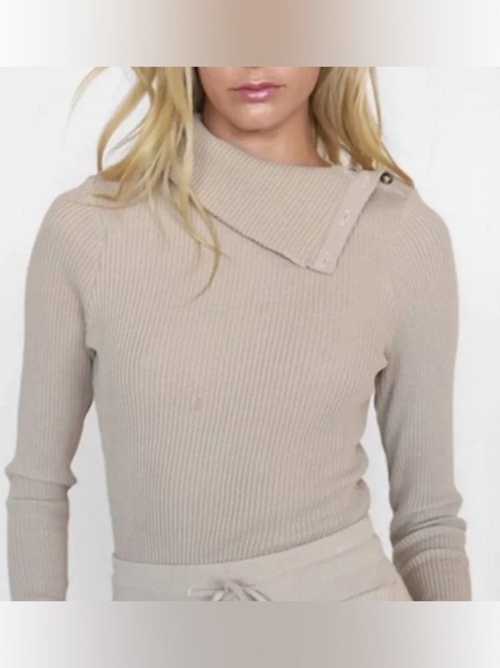 The Range ribbed ivory turtleneck size S